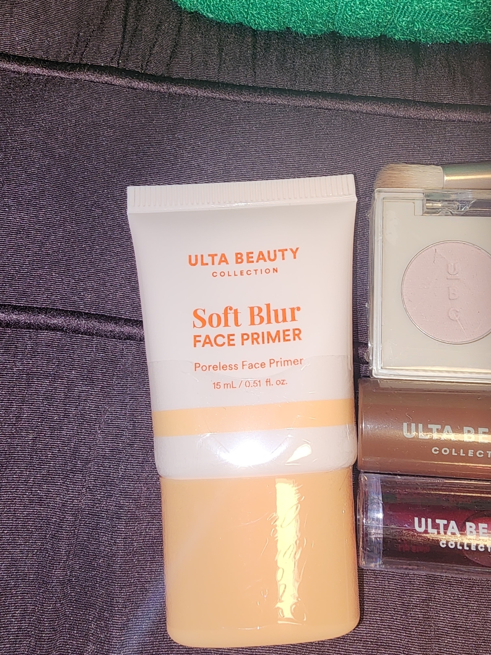 NWT $15 Ulta Beauty Green Quilted Cosmetic Pouch with Makeup Accessories - Picture 5 of 8